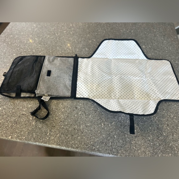 Skip Hop Diaper Changer Wristlet - Picture 4 of 4